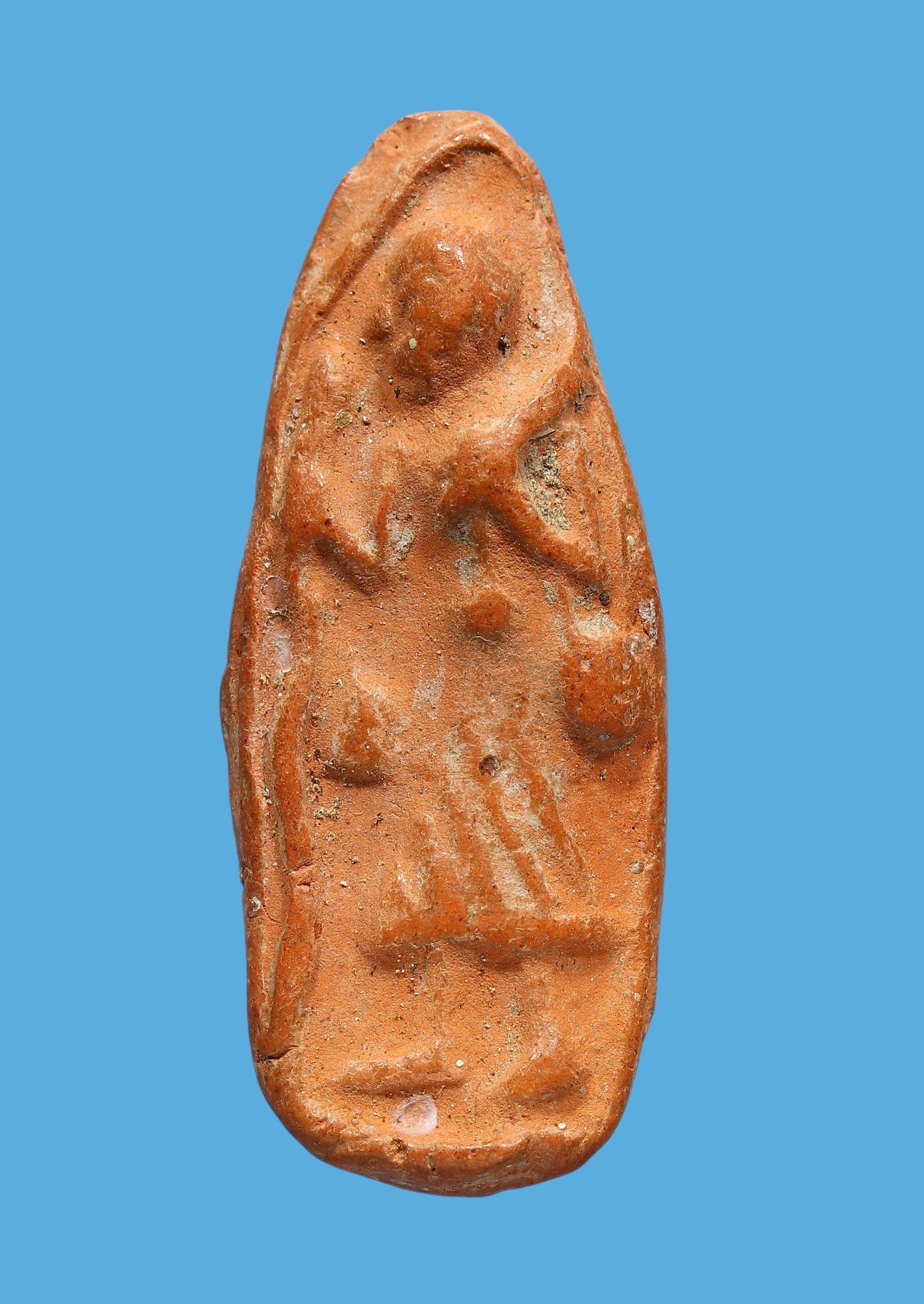 พระสีวลีองค์จ้อย หลวงพ่อกวย พิมพ์มีย่ามปี 2500 เนื้อดิน วัดโฆสิตาราม จ.ชัยนาท